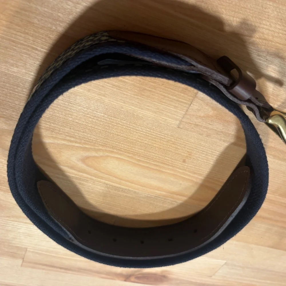 Vineyard Vines Leather Belt – Size 26 – 100% Cowhide Leather – Like New